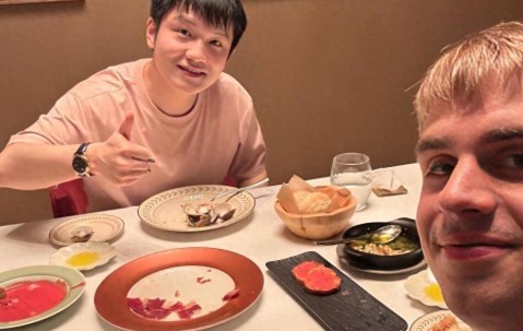 樊振东豪爽设宴，与队友莫雷加德共进晚餐！即将迎来德甲首秀