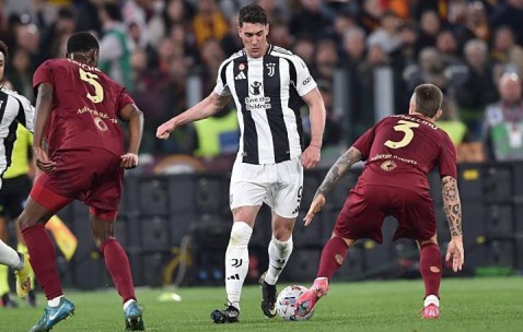 意甲转会动态：国米购买新球员进展缓慢，米兰出售后卫计划签约射手