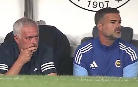 一场5-2逆转！穆帅成功带队晋级欧冠：下轮对战本菲卡，胜利即进小组赛