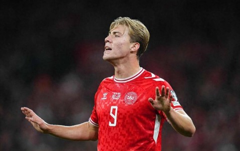 曼联卖掉了最强中锋？霍伊伦连续4场破门&6球1助