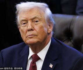 特朗普观战总决赛G3！记者：不坐场边 他在包厢里看