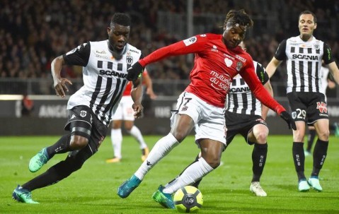 法甲焦点战：里昂主场冲欧战抢分，昂热客场保级绝地求生