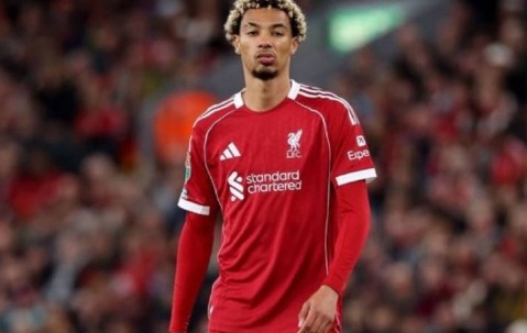 罢训逼宫遭反噬，伊萨克6场0球，斯洛特强捧英超标王让埃基蒂克哑火